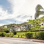 Apto com sacada e churrasq 100m Praia Brava COI302