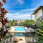 Apto com sacada e churrasq 100m Praia Brava COI302